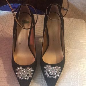 Black heels never worn